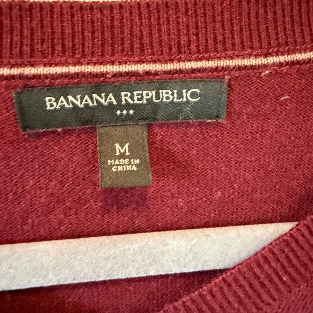 Banana Republic Mens V-Neck Sweater Burgundy Maroon Cotton Blend Size M Holiday